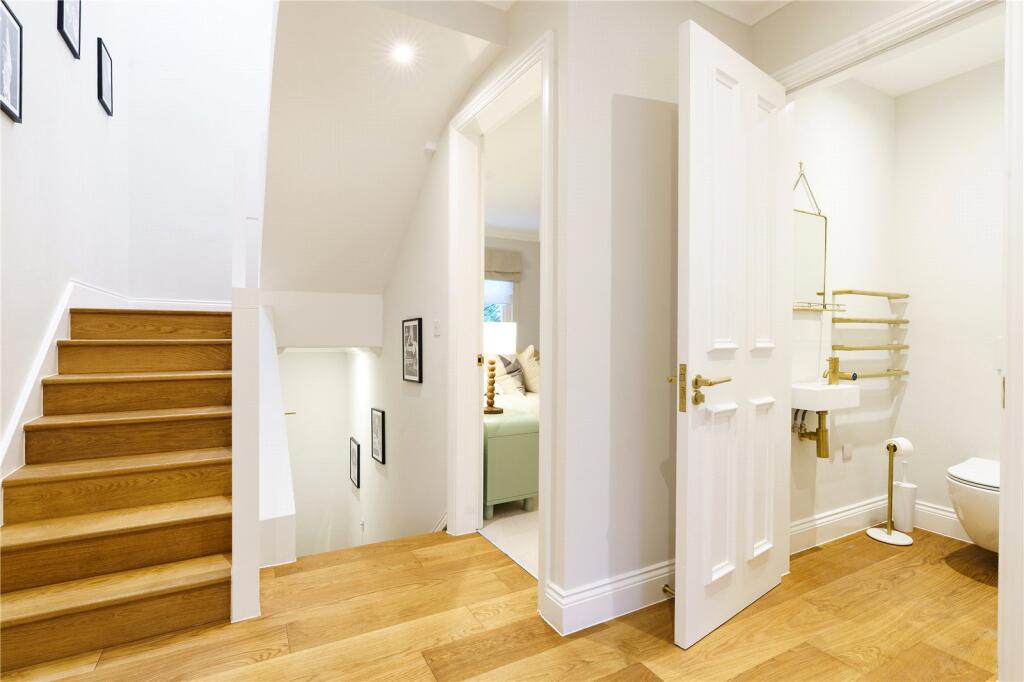 3 bedroom duplex apartment for sale in Leamington Road Villas, Notting Hill, London, W11